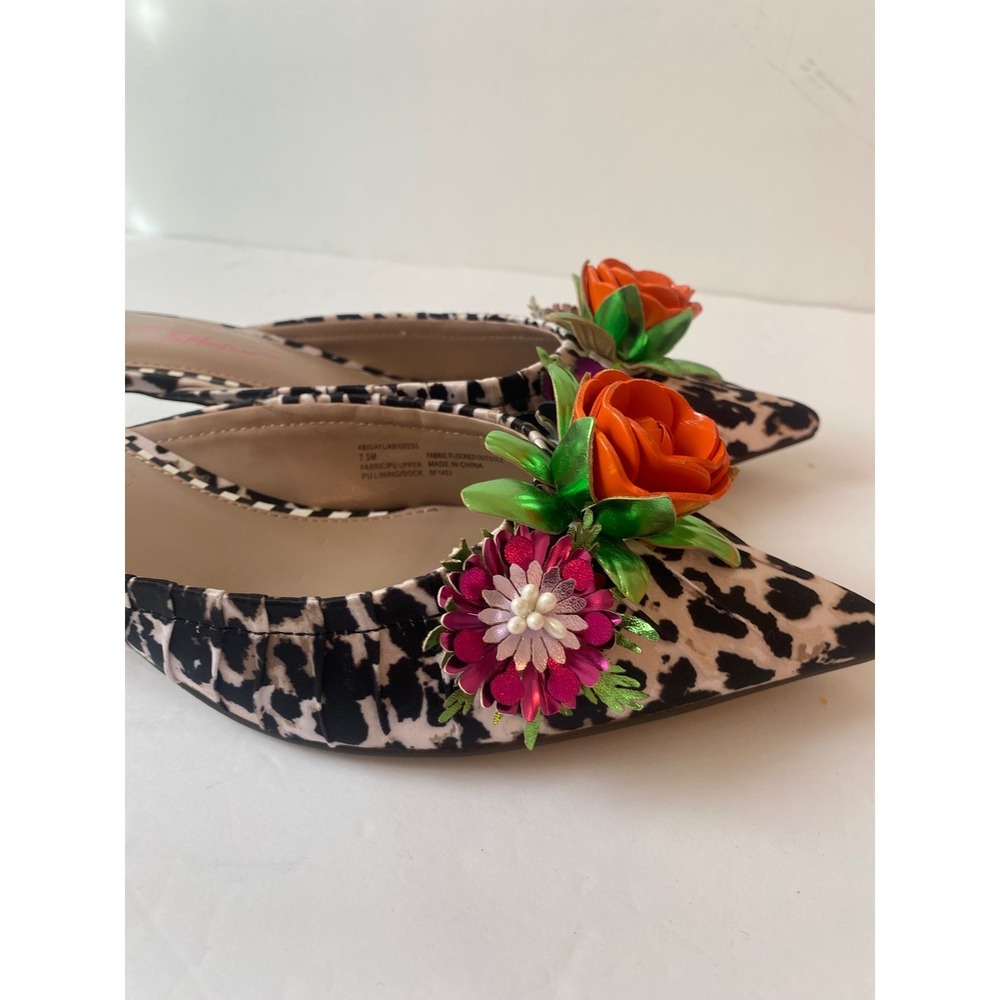 NWOT Betsey Johnson Abigail Leopard Print Floral Kitten Heel Mules sz Size 7.5M - Picture 6 of 9